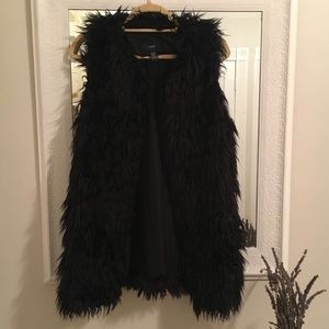 Forever 21 I love H81 Black Faux Fur Shaggy Vest